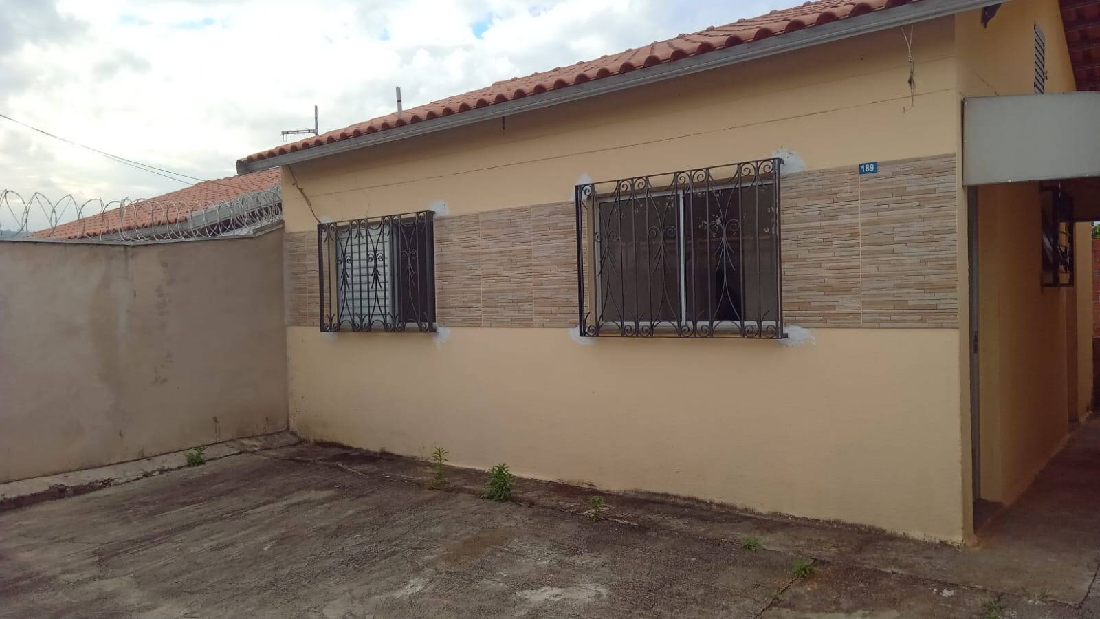 #163 - Casa para Venda em São Pedro - SP