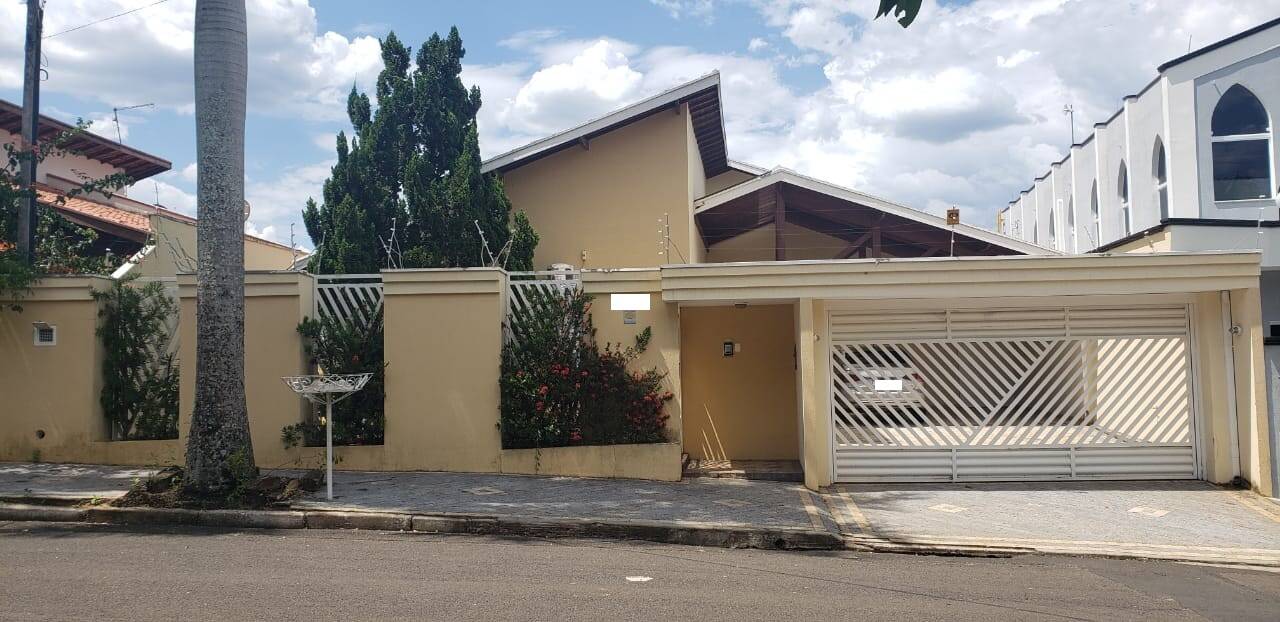 #179 - Casa para Venda em Águas de São Pedro - SP