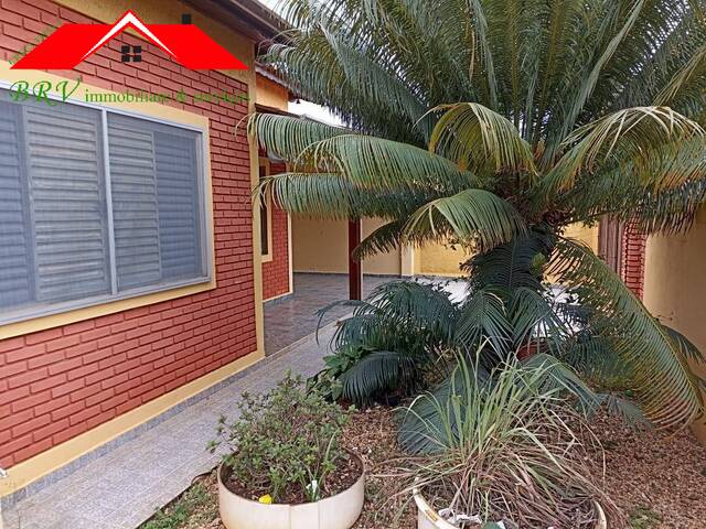 #115 - Casa para Venda em São Pedro - SP - 2